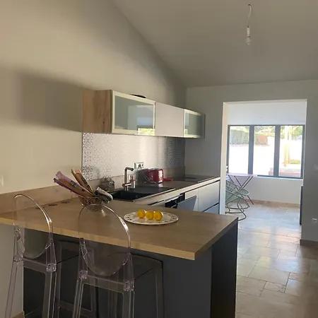 Magnifique A 50 M De La *